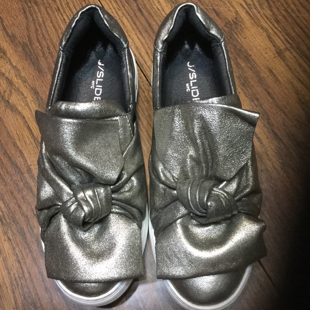 J/ SLIDE SNEAKERS GOLD 7 ribbon worn 3X slip ons